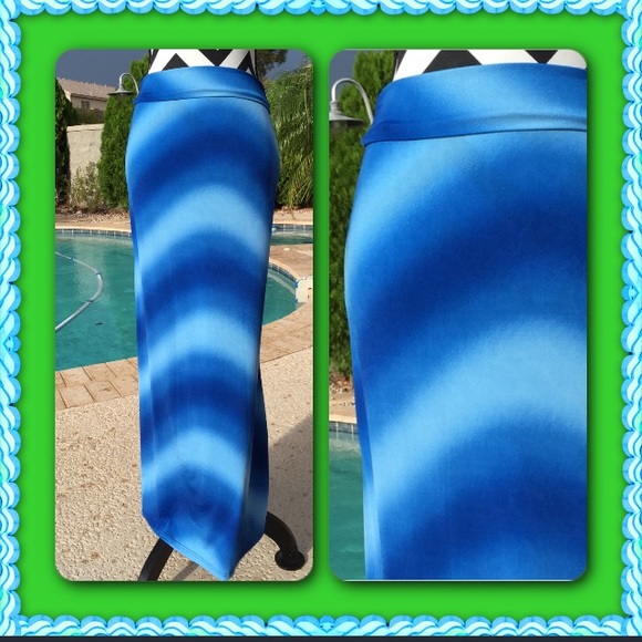 Blue curve maxi