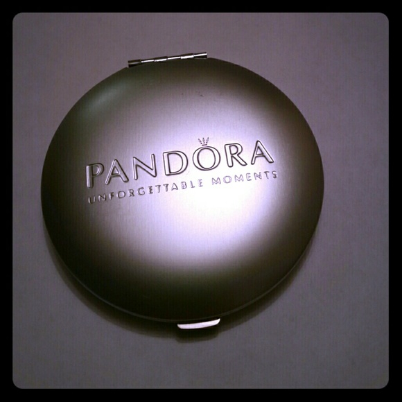 Pandora double mirror compact