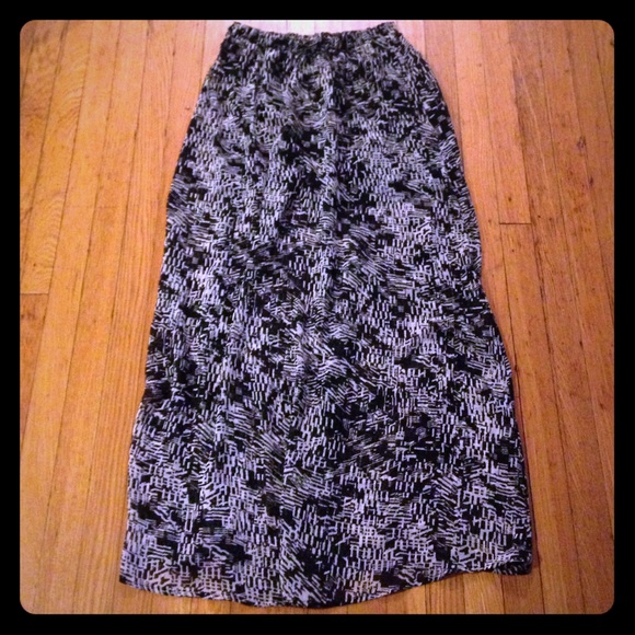 Black and white maxi skirt