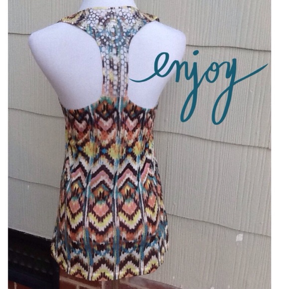 ALMOST FAMOUS 🌻 - Picture 4 of 4