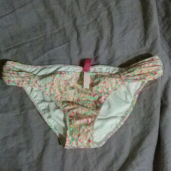 Bathing suit bottoms - Picture 1 of 1