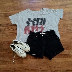 KISS CROP TOP.
