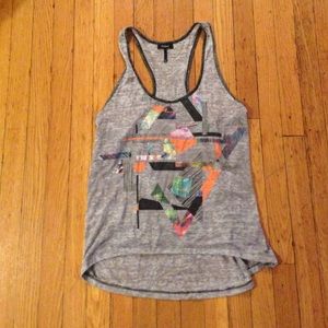 Graphic print tank