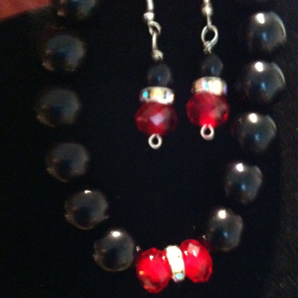 Bracelet and earring black stone, Red Crystal - Picture 1 of 3