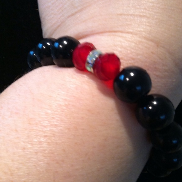 Bracelet and earring black stone, Red Crystal - Picture 2 of 3