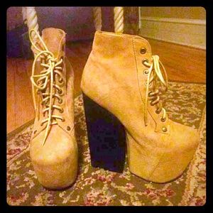 Jeffrey Campbell Freda
