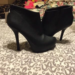 Black bootie with heel