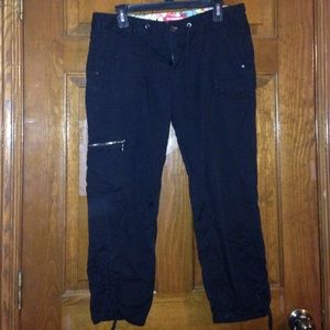 Black cargo capris