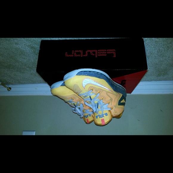 Nike Shoes - Lebron 11 Low's Mango