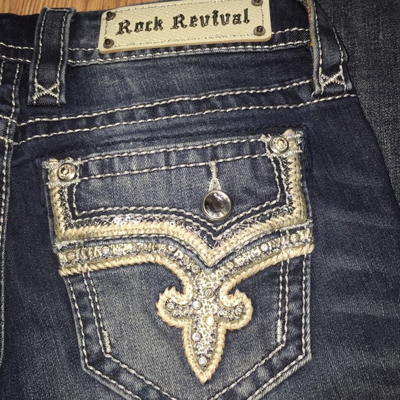 🎀SOLD🎀 Rock Revival jeans - Picture 3 of 4