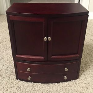 Gently used jewelry box