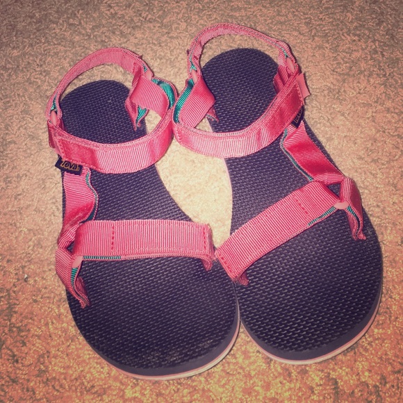Teva pink strap sandals