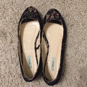 Lace ballet flat