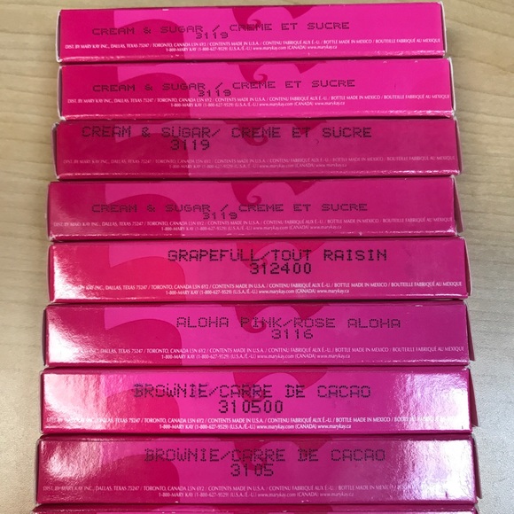 MARY KAY: Signature Lip Glosses - Picture 2 of 3