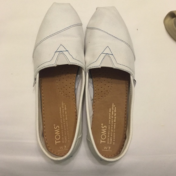 White TOMS