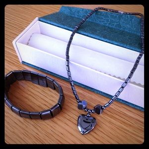 Magnetic bracelet and necklace set!