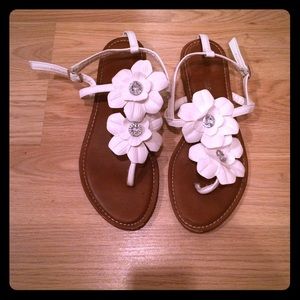 White flower sandals