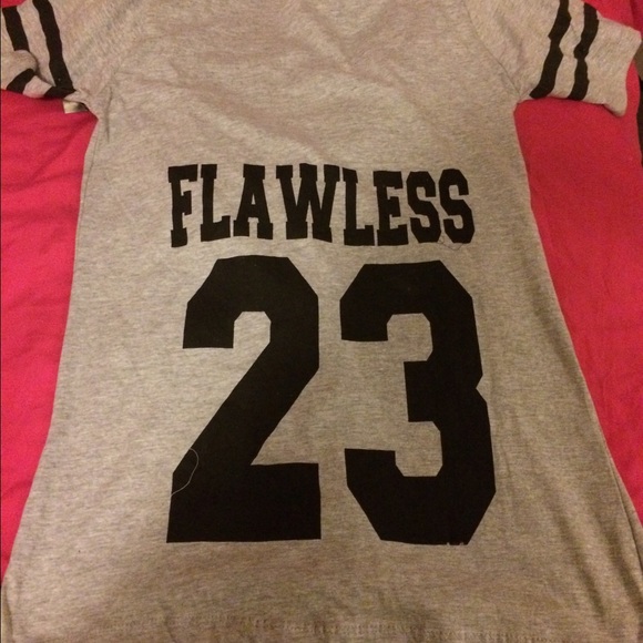 FLAWLESS - Picture 2 of 2