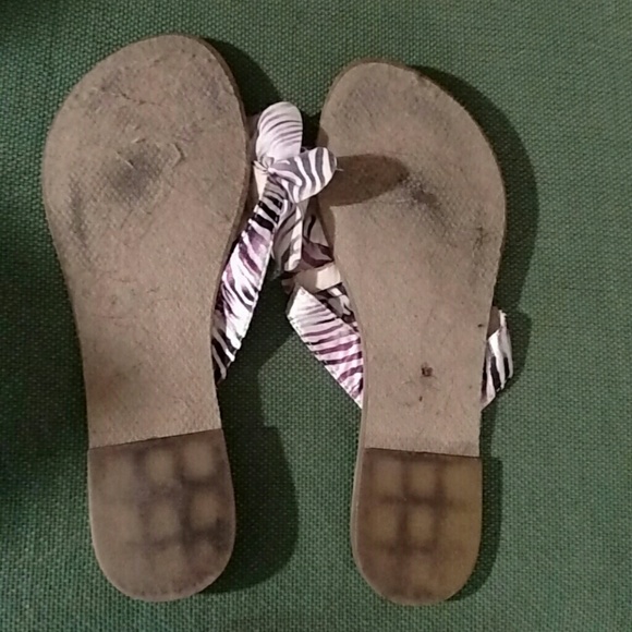 🔔 GIFTED 🔔 Maui Island Zebra Stripe Sandal - Picture 3 of 4