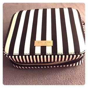 Henri Bendel Classic Strip Travel Jewelry Case