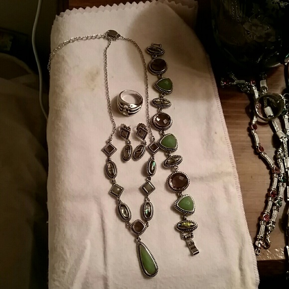 Lia sophia jewelry set