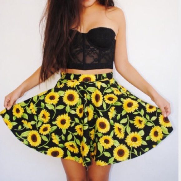 "Tumblr" sunflower skater skirt