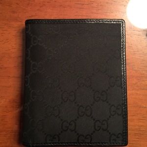 Gucci Wallet Authentic Used