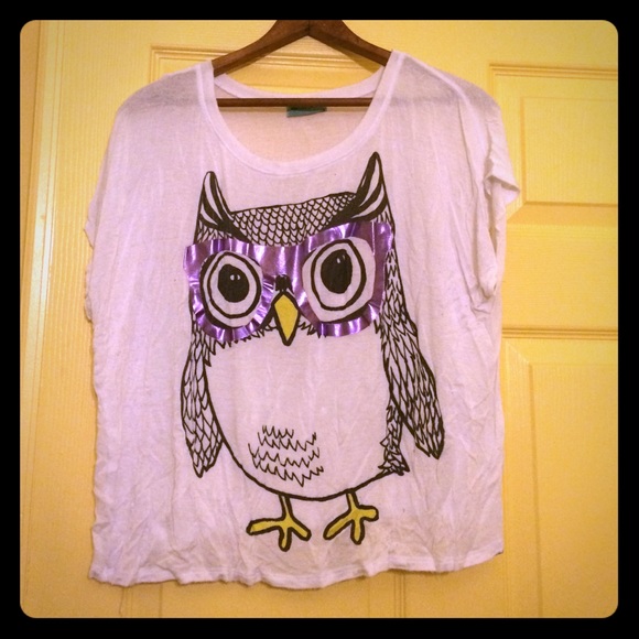 White graphic tee