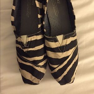 Zebra print Tom shoes 8.5