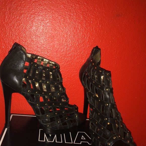 Black heels - Picture 1 of 4