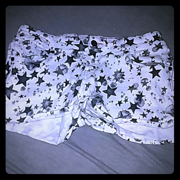 Never worn levi shorts