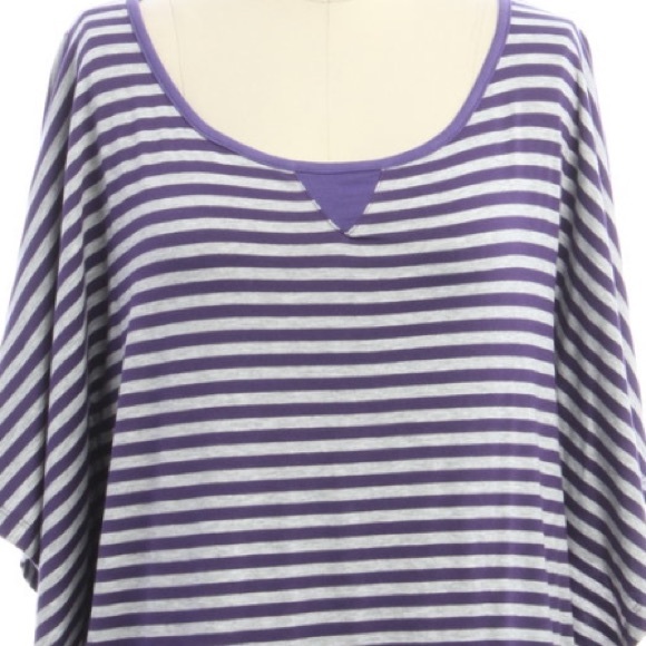 🎀Soft & Cozy Nordstrom Red Haute Butterfly Top🎀 - Picture 4 of 4