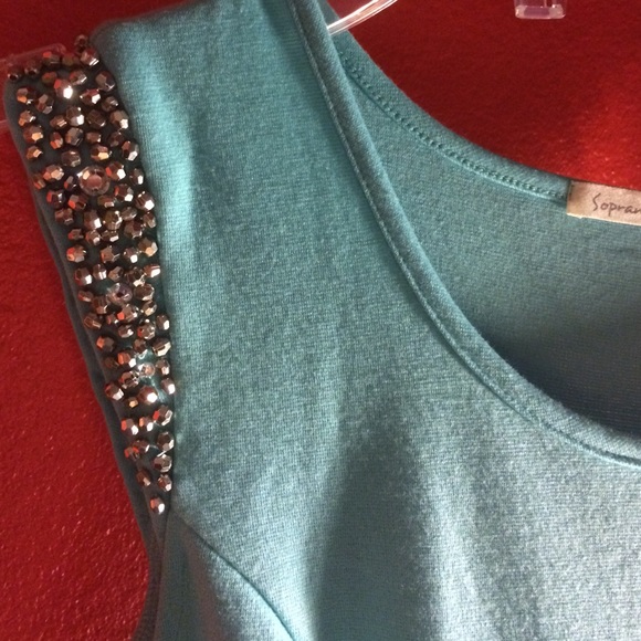 Mint green dress with studded sleeves - Picture 3 of 4