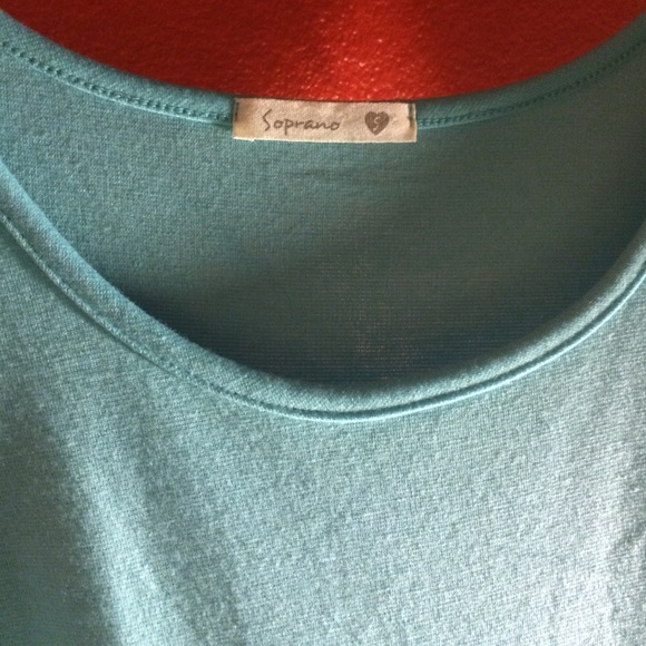 Mint green dress with studded sleeves - Picture 4 of 4