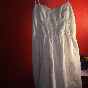 White short dress worn once skulls / flowery
