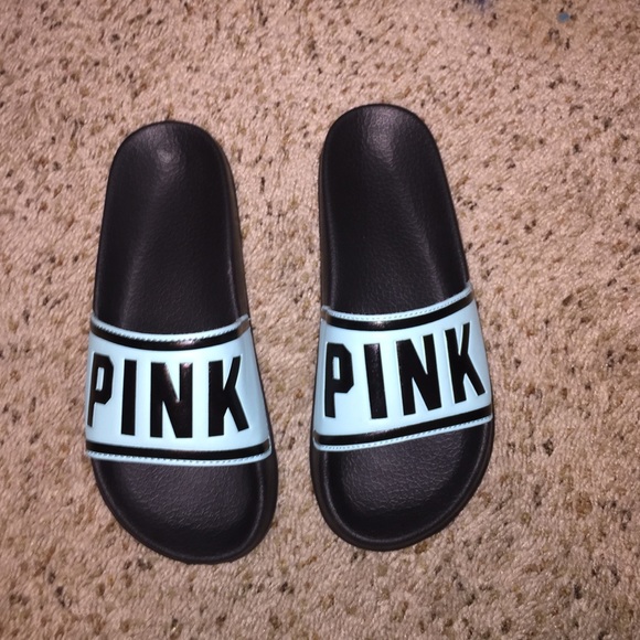 love pink flip flops!