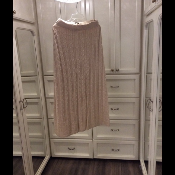 Massimo Dutti knitted beige skirt