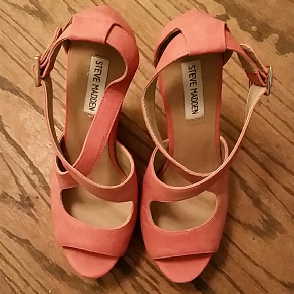 Steve Madden Coral Wedges - Picture 2 of 3