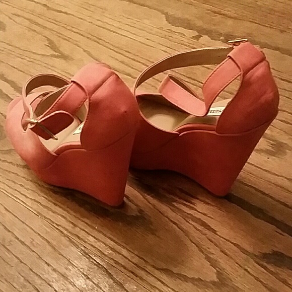 Steve Madden Coral Wedges - Picture 3 of 3