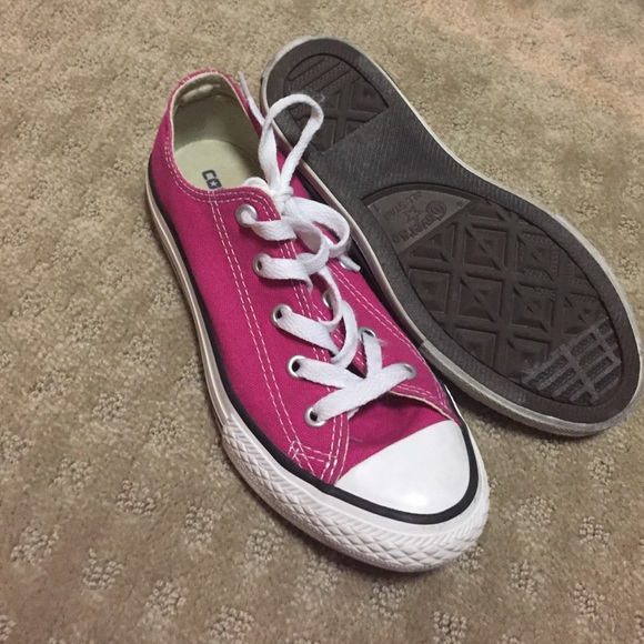 Pink converse (ONLY HAVE BEEN USED TWICE) - Picture 2 of 3