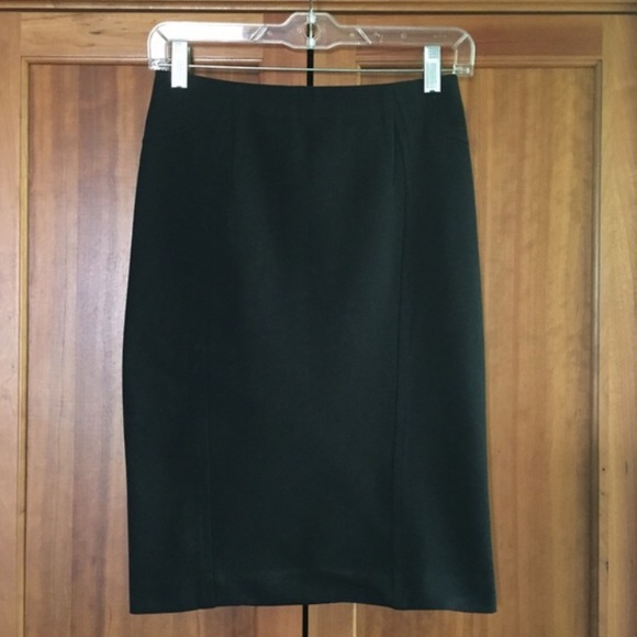 Ann Taylor Ponte Seamed Black Pencil Skirt - Picture 2 of 4