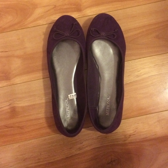 Purple flats never worn
