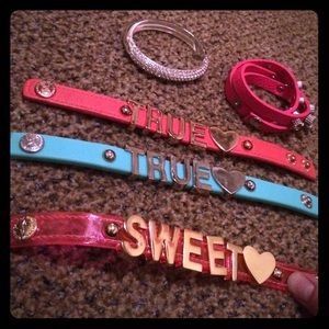 bundle of bracelets 🎀❗️