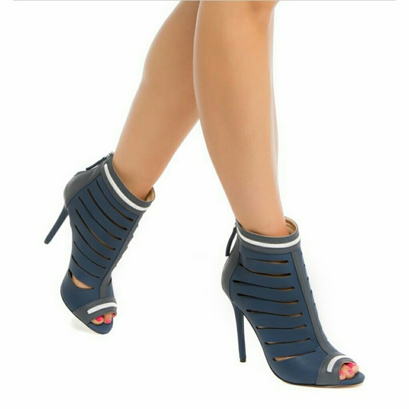 ♡ GX by Gwen Stefani ♡ Naoko booties. - Picture 2 of 4