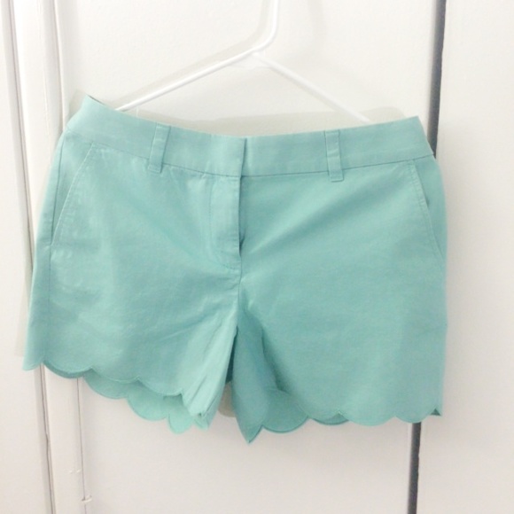 Loft-Scallop riviera shorts size 2 (NWT)