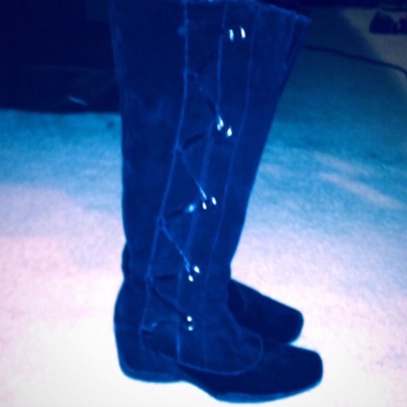 Aerosols boys size 6.5. Excellent condition