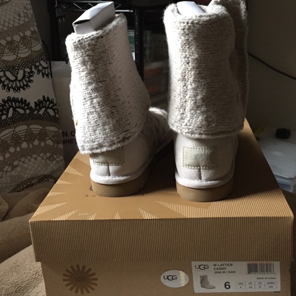 Ugg Australia 🎉🎉HOST PICK🎉🎉 - Picture 2 of 4