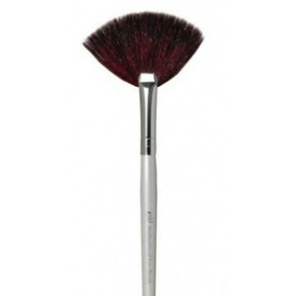 ELF Cosmetics fan brush