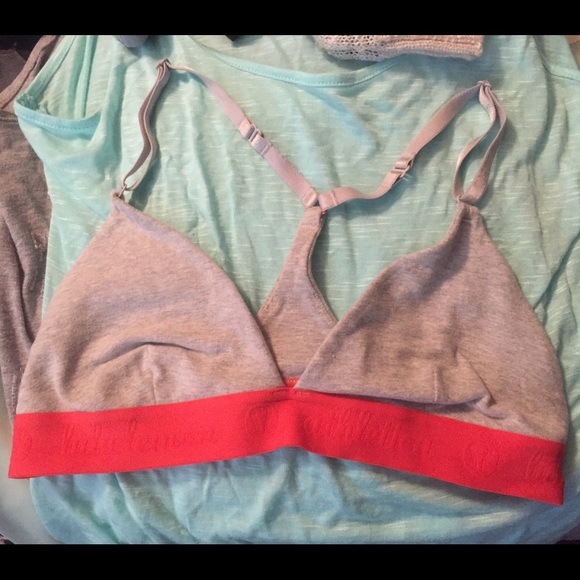 Lululemon triangle sports bra