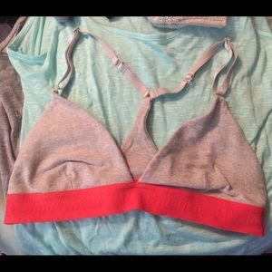 Lululemon triangle sports bra